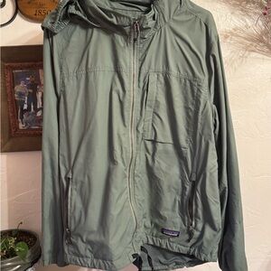 Patagonia Women's Sage Green Windbreaker